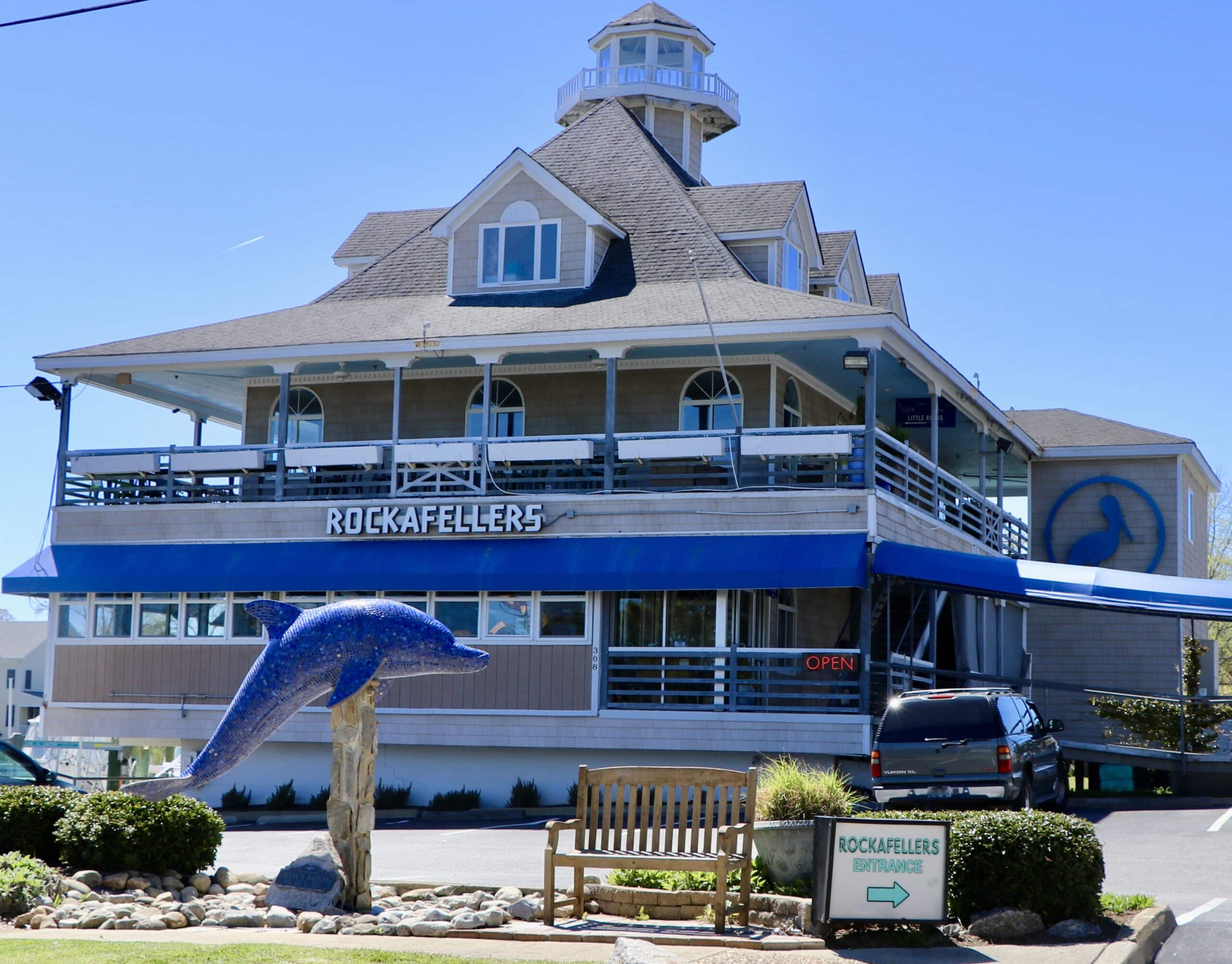 photo of outside of rockafeller's va beach restaurant