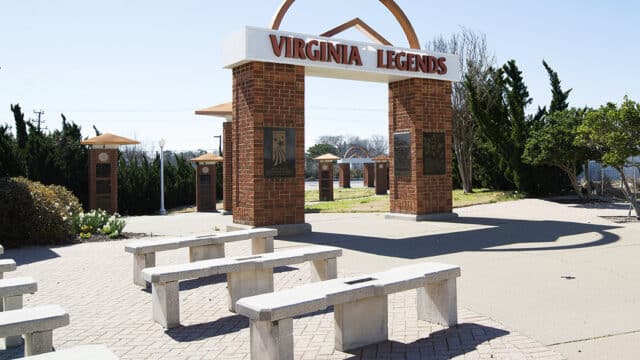 legends walk va beach entrance