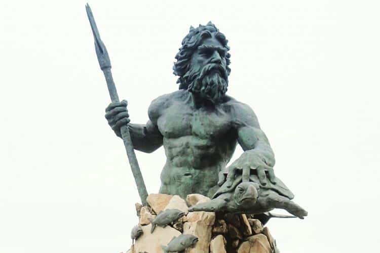 king neptune statue attraction virginia beach