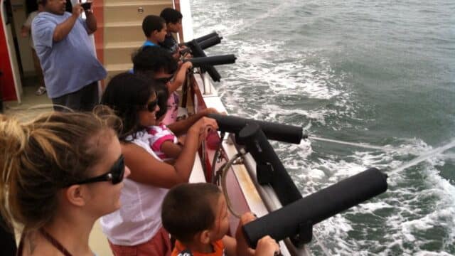 virginia-beach-pirate-ship-firing-canon